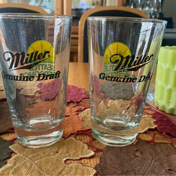 Pair of Seattle SuperSonics pint glasses - Picture 4 of 6